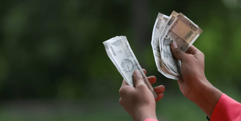 Cash Is King? Small Vendors Now Prefer Cash Over UPI