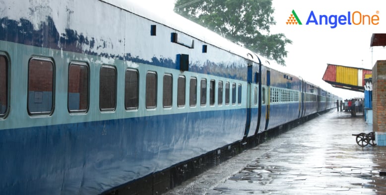 IRCTC Defends UPI and Online Ticket Fees: Railway Minister Explains ₹10–₹20 Charge for Convenience